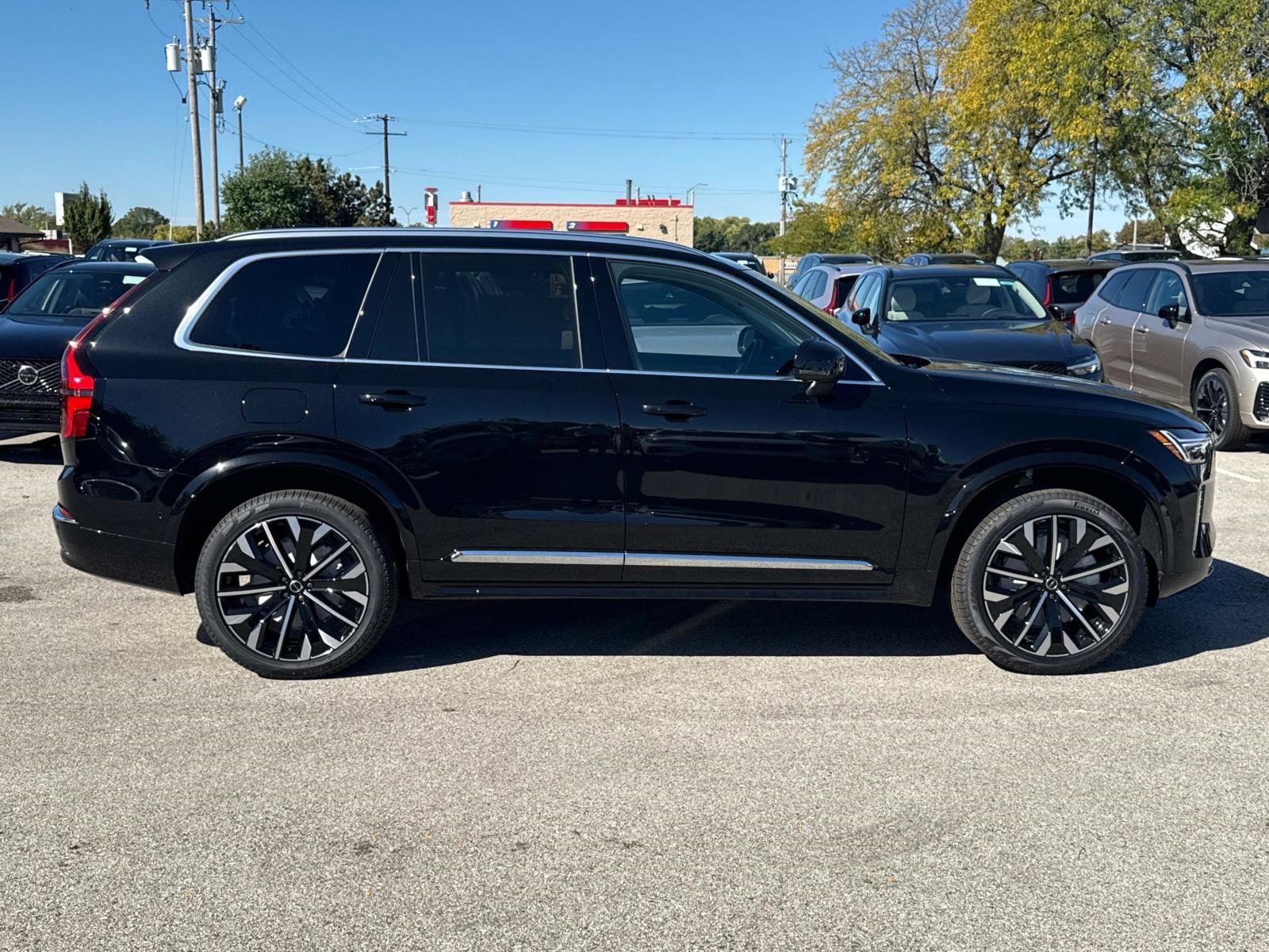 New 2026 Volvo XC90 B6 Plus w/ Protection Package AWD/4WD image 4