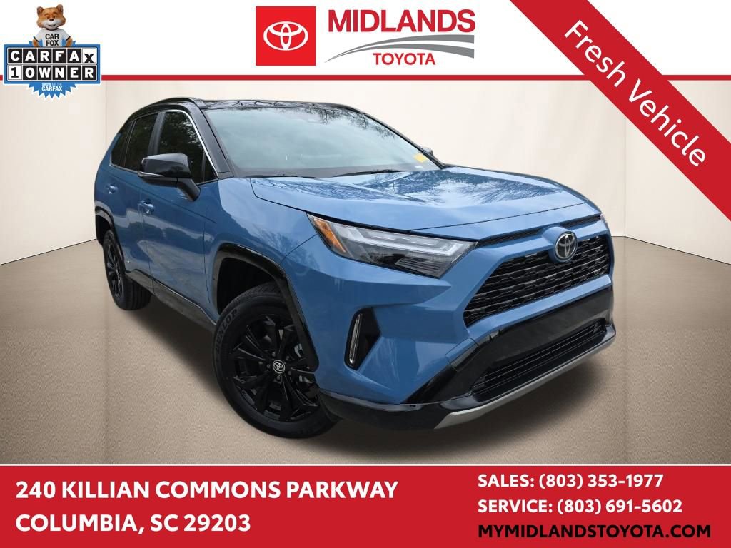 Used 2025 Toyota RAV4 XSE image 1