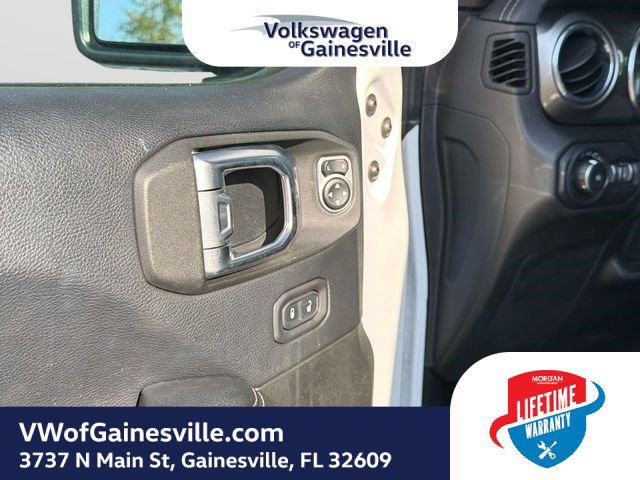Used 2018 Jeep Wrangler Unlimited Sahara AWD/4WD image 17