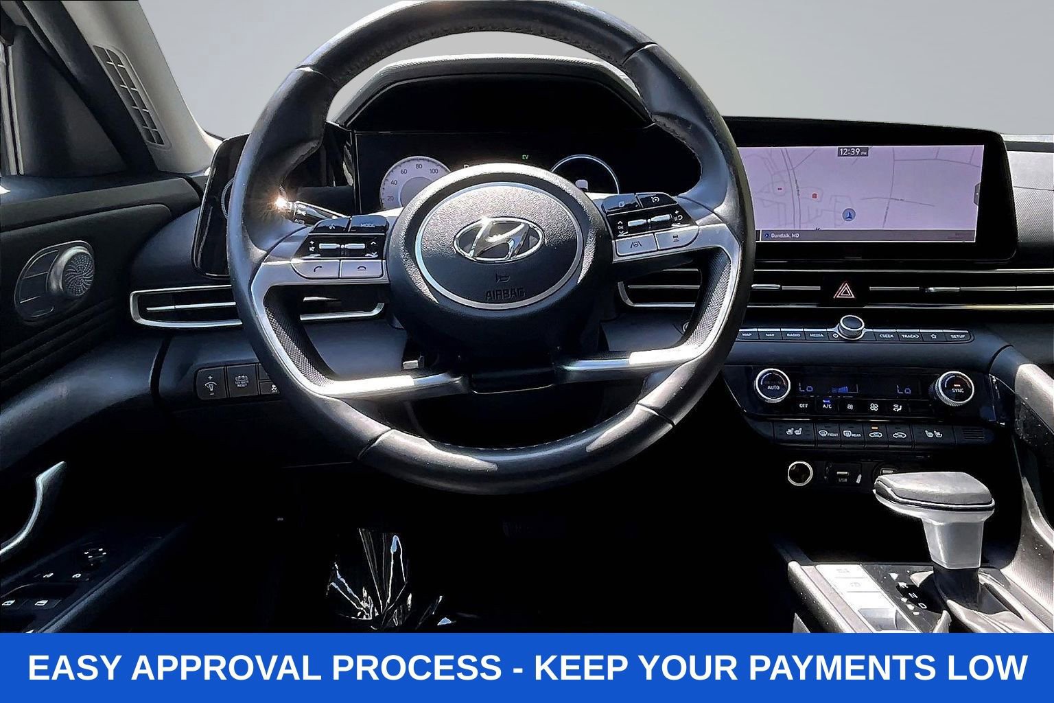 Used 2023 Hyundai Elantra Limited w/ Preferred Accessory Package FWD image 7