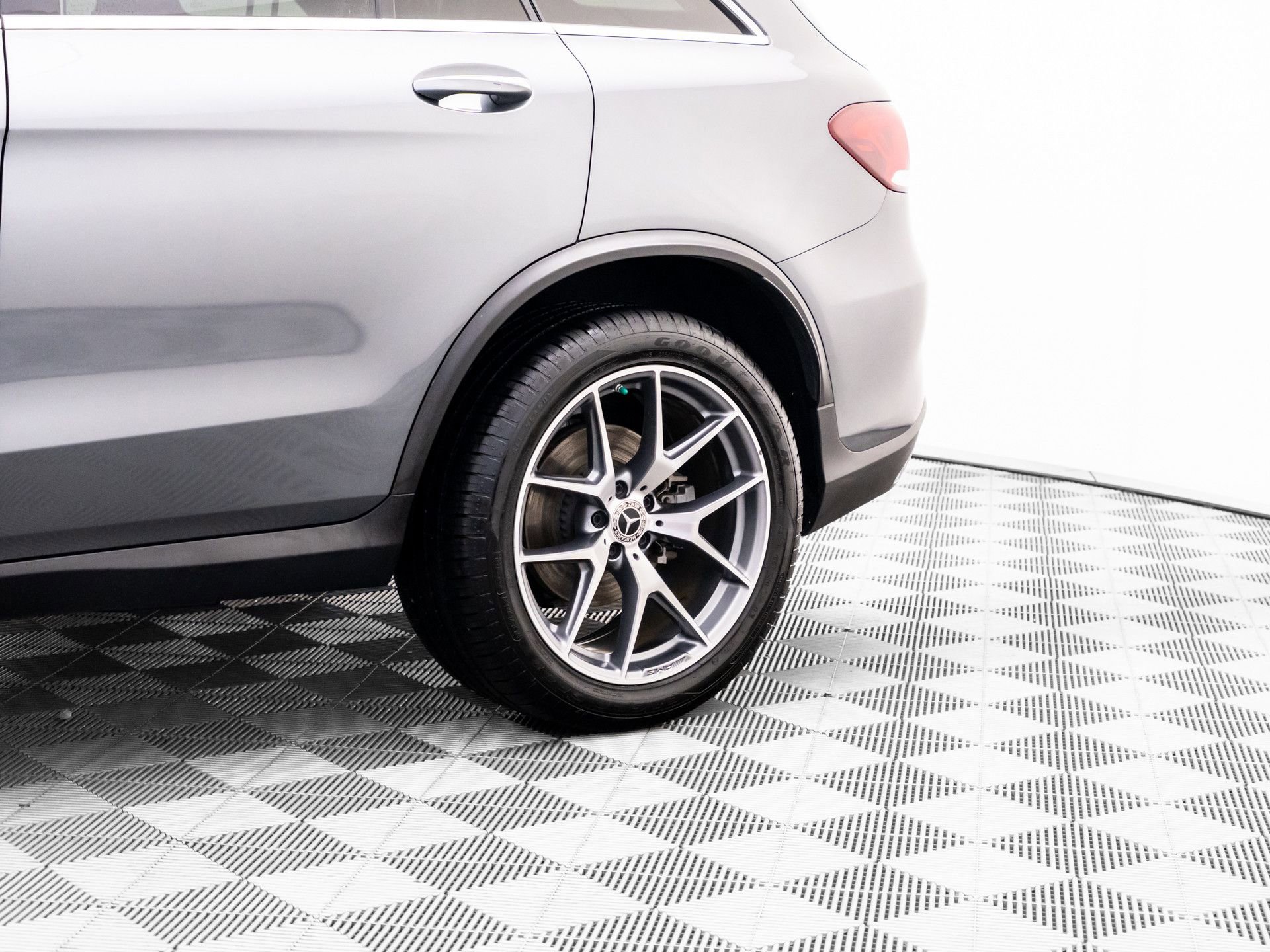 Used 2020 Mercedes-Benz GLC 300 4MATIC image 32