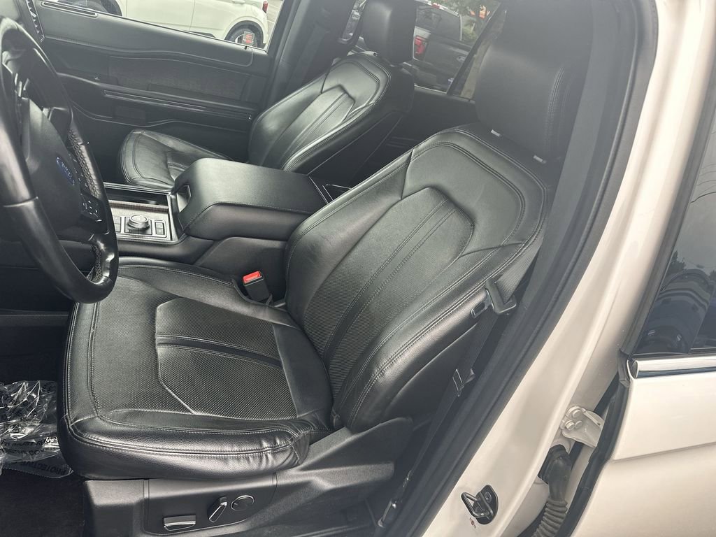 Used 2019 Ford Expedition Limited w/ Equipment Group 302A AWD/4WD image 13