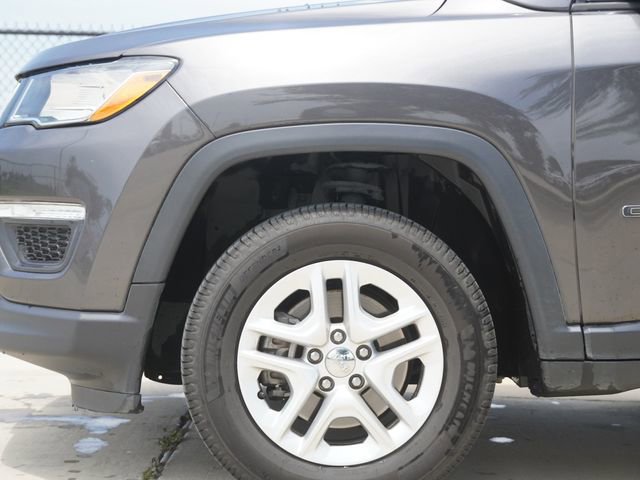 Used 2017 Jeep Compass Sport w/ Cold Weather Group AWD/4WD image 5