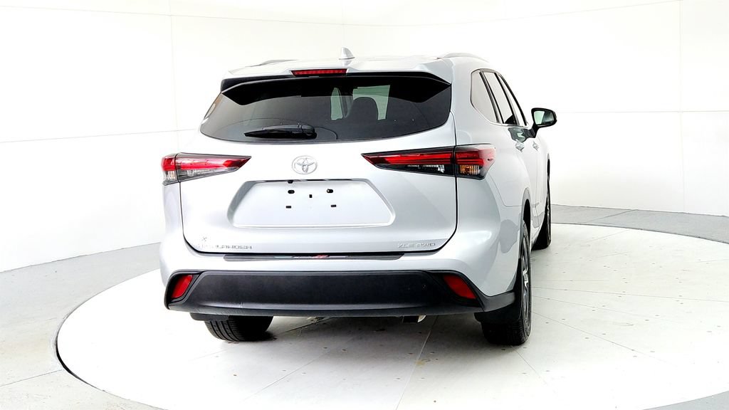 Certified 2024 Toyota Highlander XLE AWD/4WD image 7