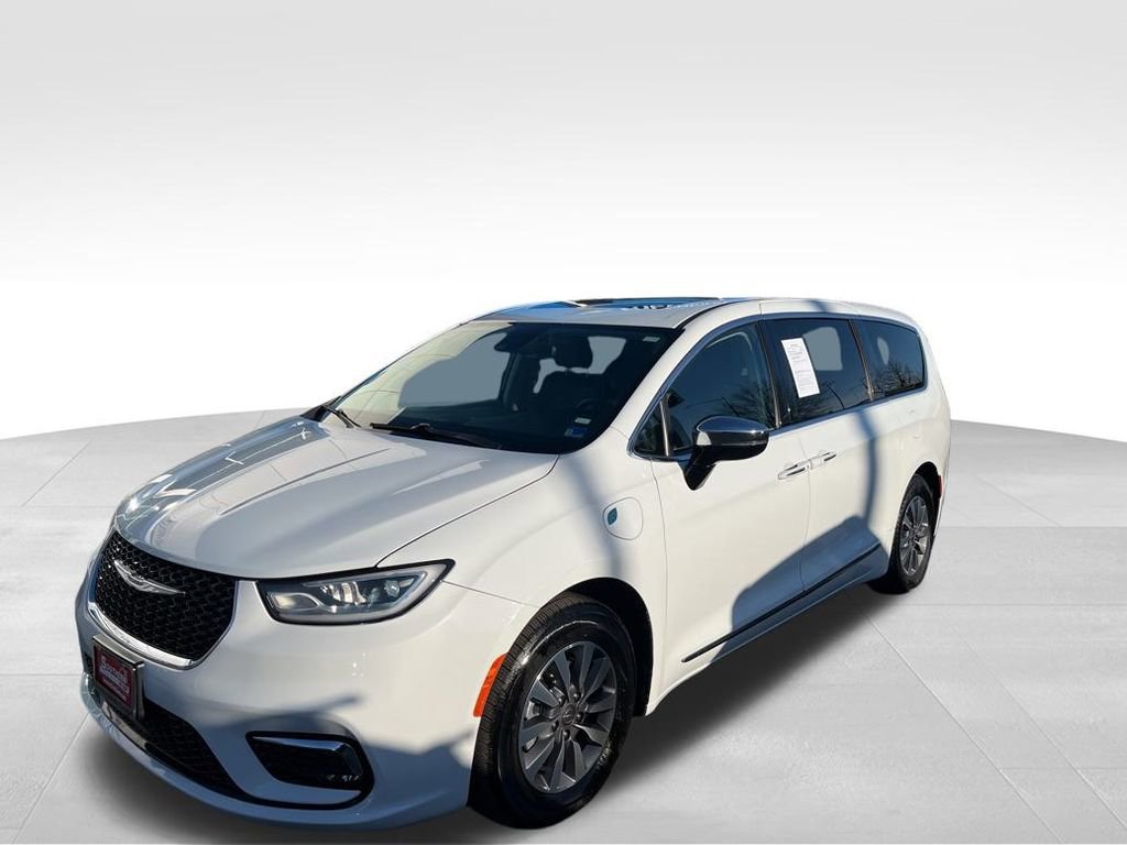 Used 2023 Chrysler Pacifica Limited image 24