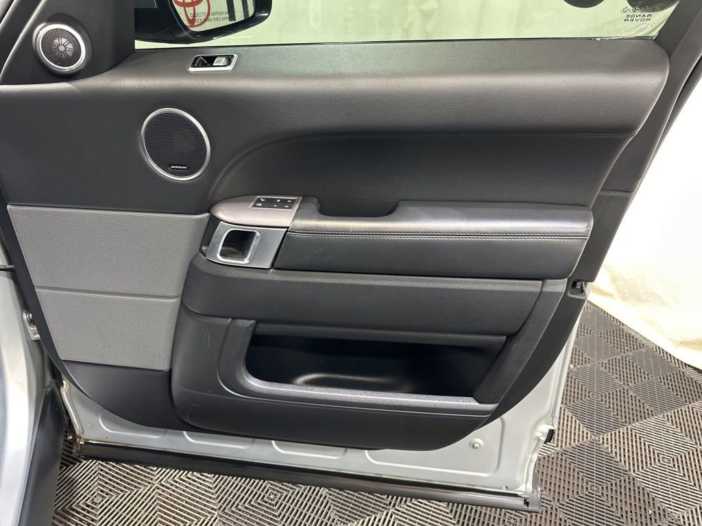 Used 2020 Land Rover Range Rover Sport HSE image 9