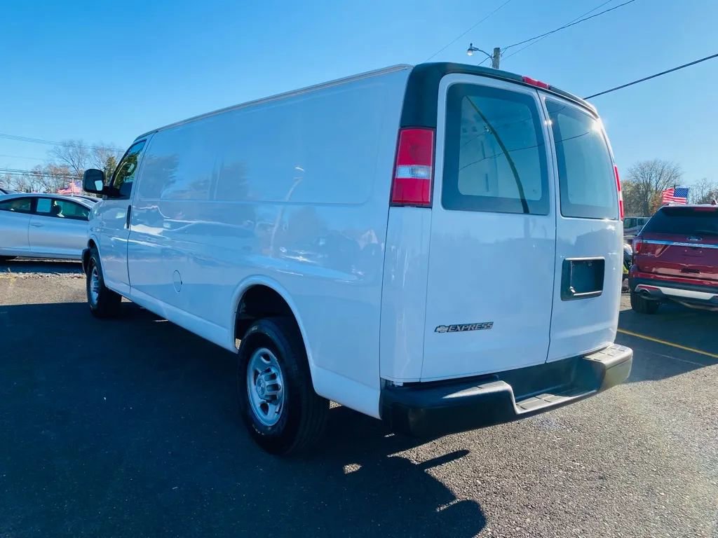 Used 2018 Chevrolet Express 2500 Extended w/ Driver Convenience Package image 3