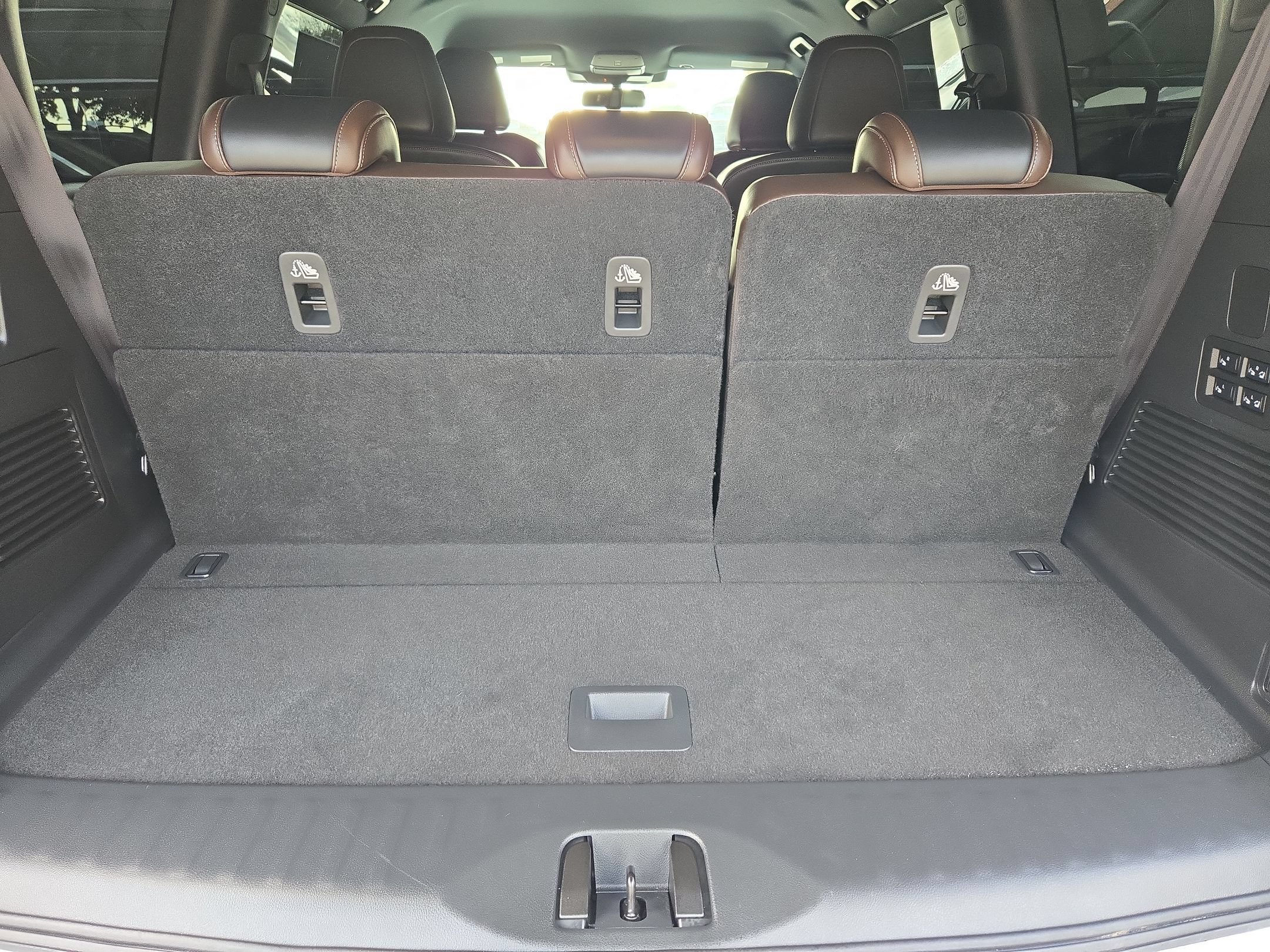 Used 2026 Nissan Armada SL w/ Captain's Chari Seat Package RWD image 26