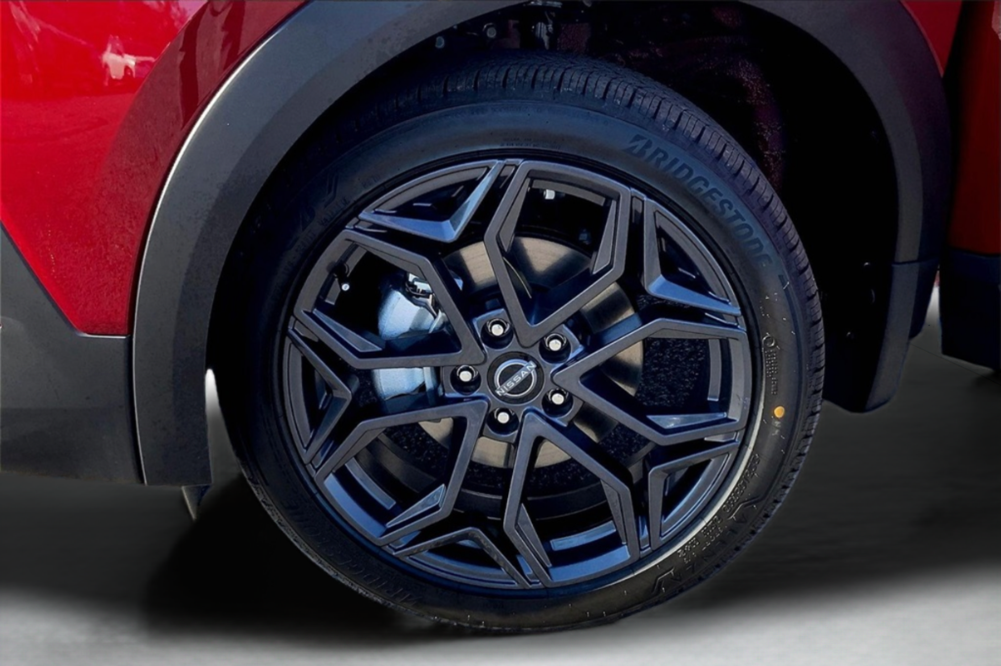 New 2025 Nissan Kicks SR w/ Illumination Package AWD/4WD image 15