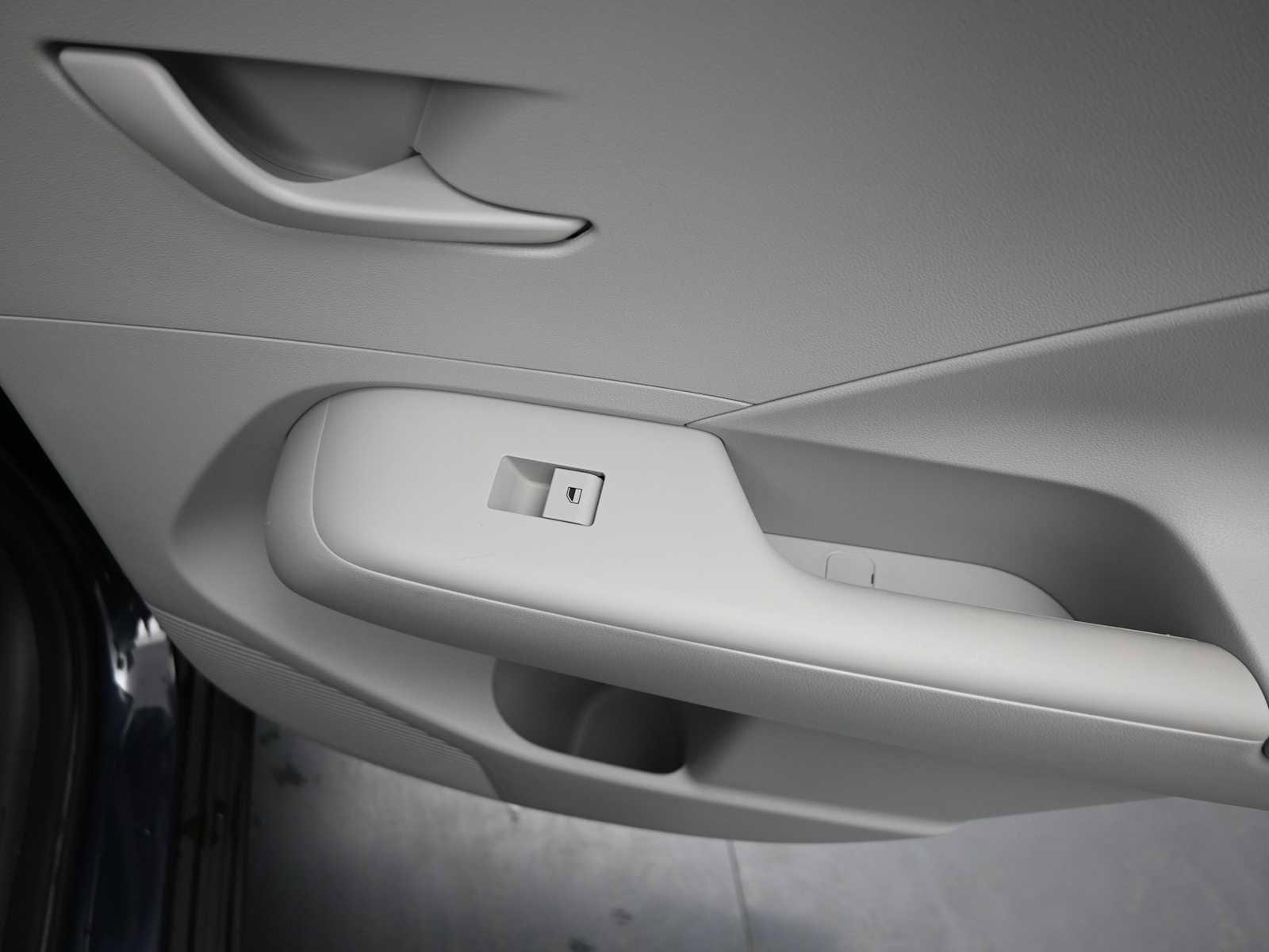 Used 2024 Hyundai Kona SEL AWD/4WD image 31