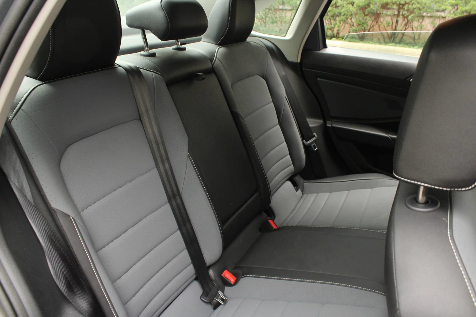 Used 2025 Volkswagen Jetta SE FWD image 22
