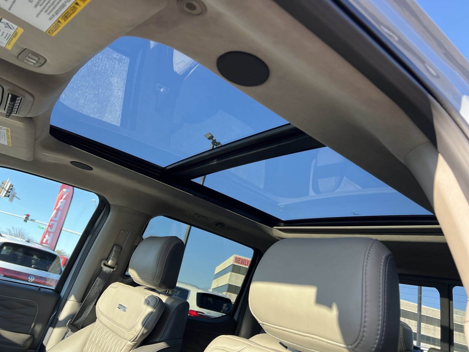 Used 2025 Ford F450 Platinum w/ Platinum Plus Package image 24