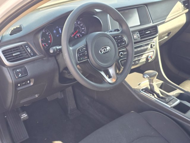 Used 2018 Kia Optima LX w/ 17" Alloy Wheels Package FWD image 7