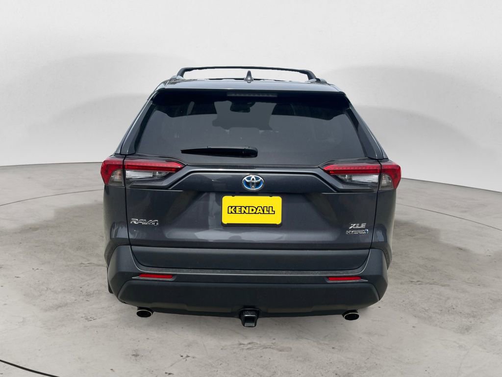 Used 2021 Toyota RAV4 XLE Premium image 3