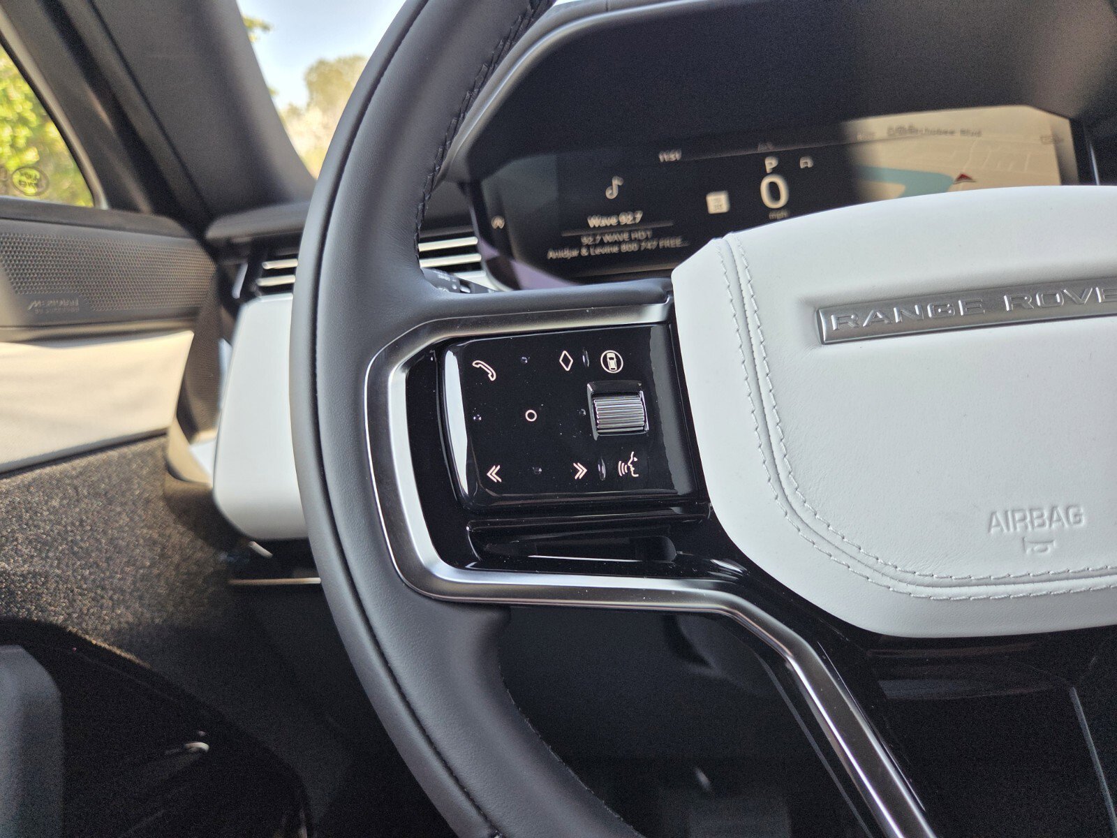 New 2025 Land Rover Range Rover Sport SE image 21