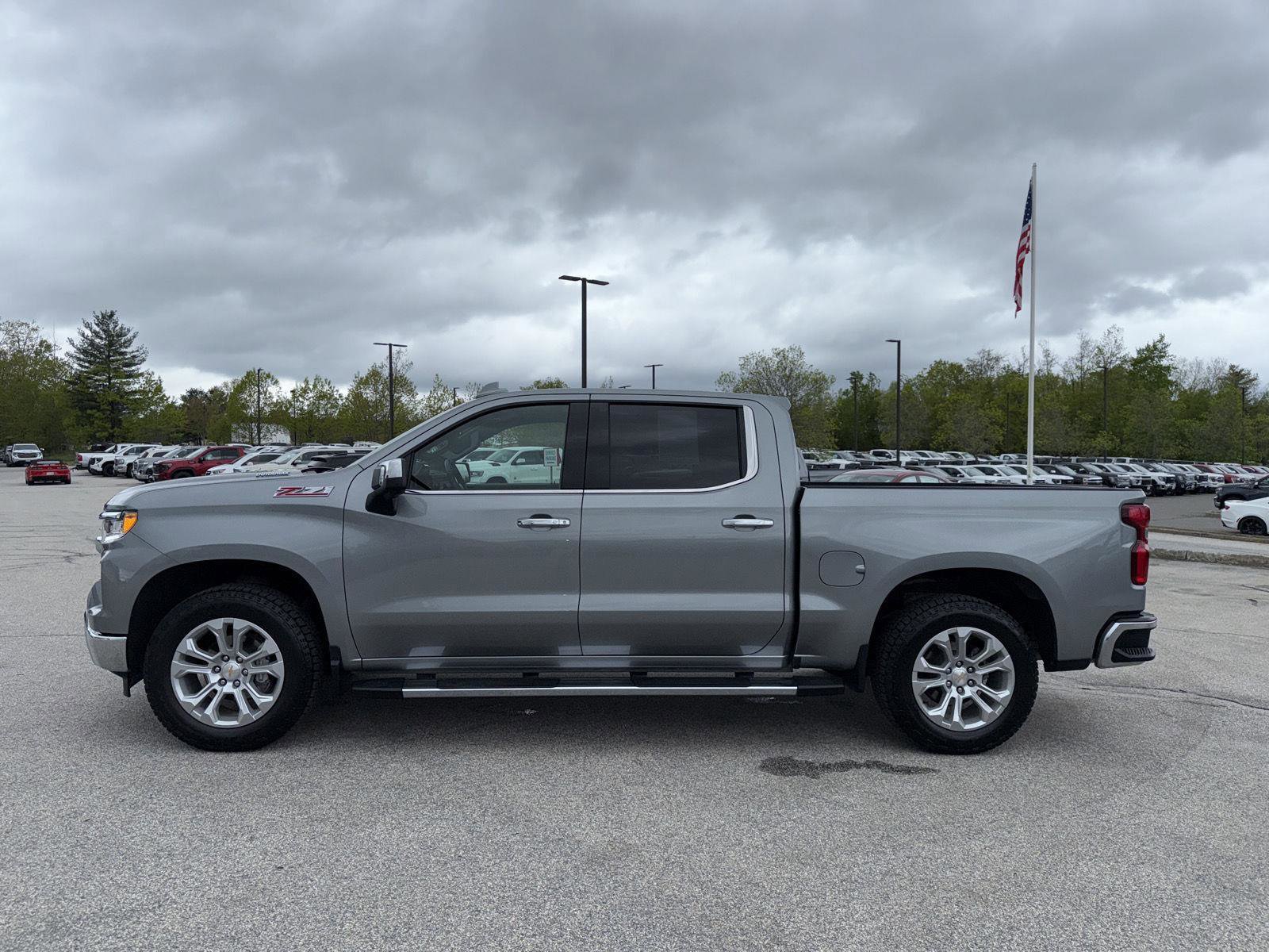 Used 2025 Chevrolet Silverado 1500 LTZ image 11