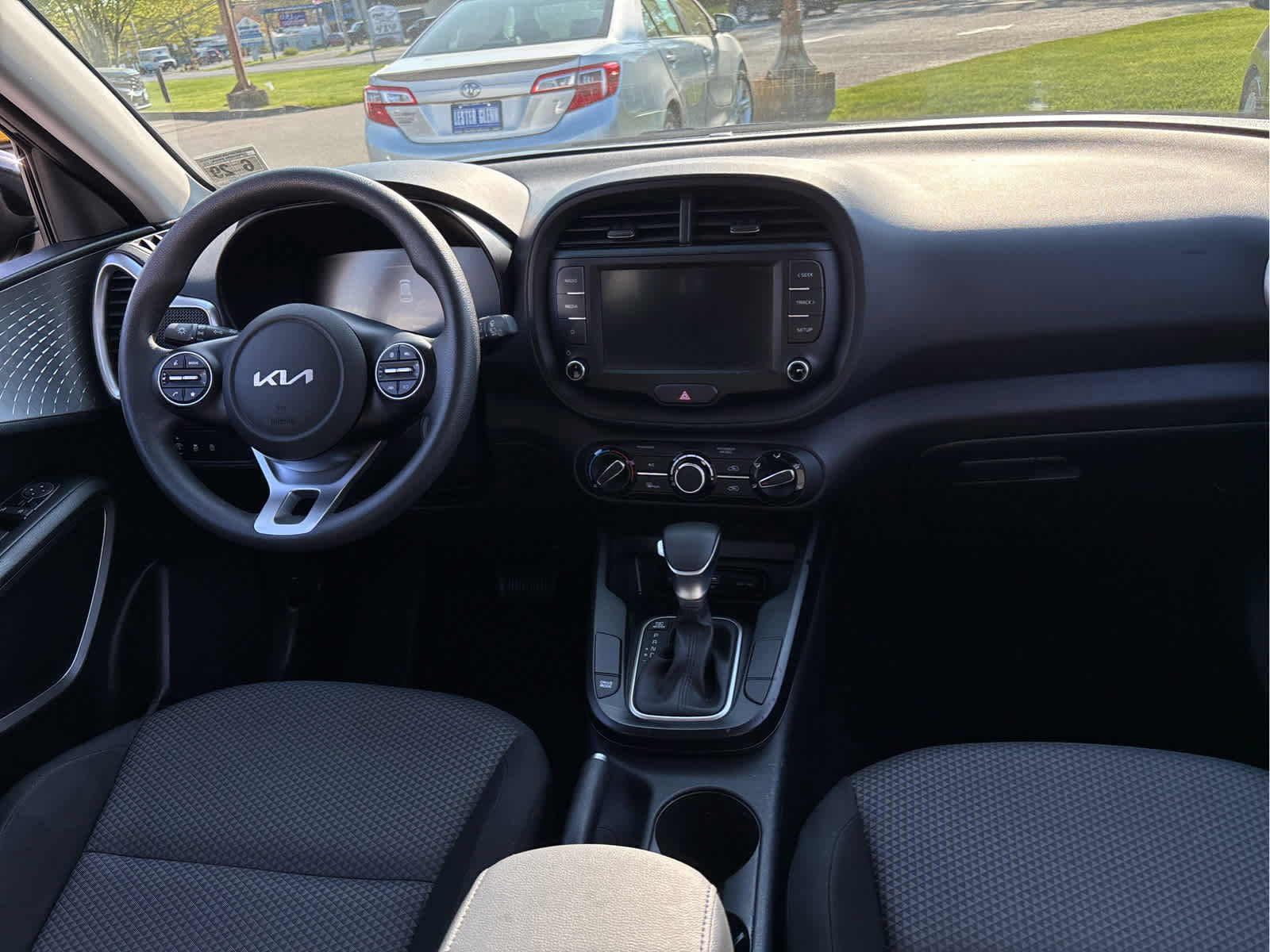 Used 2024 Kia Soul LX w/ Option Group 015 FWD image 21