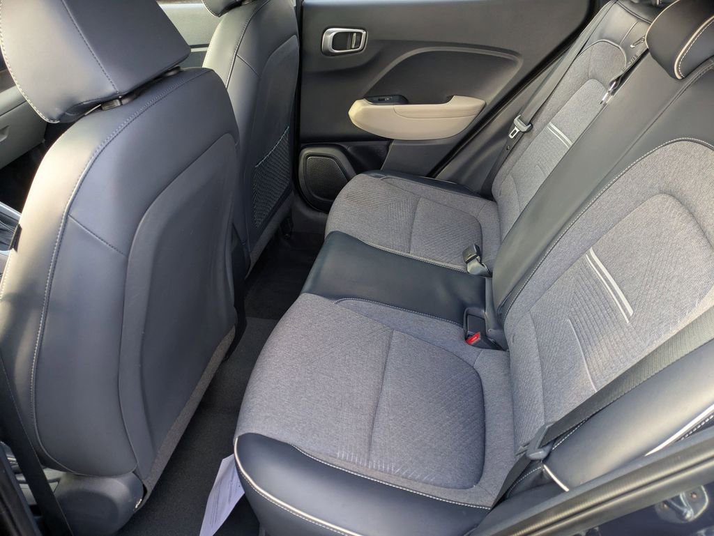 Certified 2021 Hyundai Venue image 22