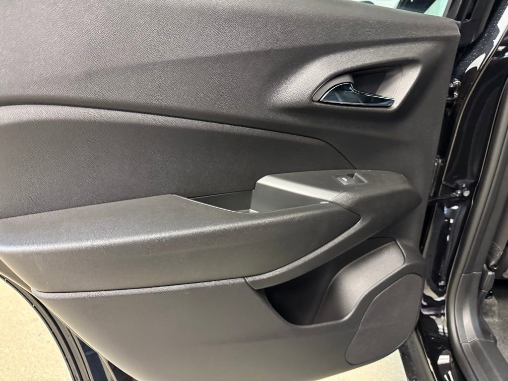 New 2026 Chevrolet Trax RS w/ Sunroof Package image 15