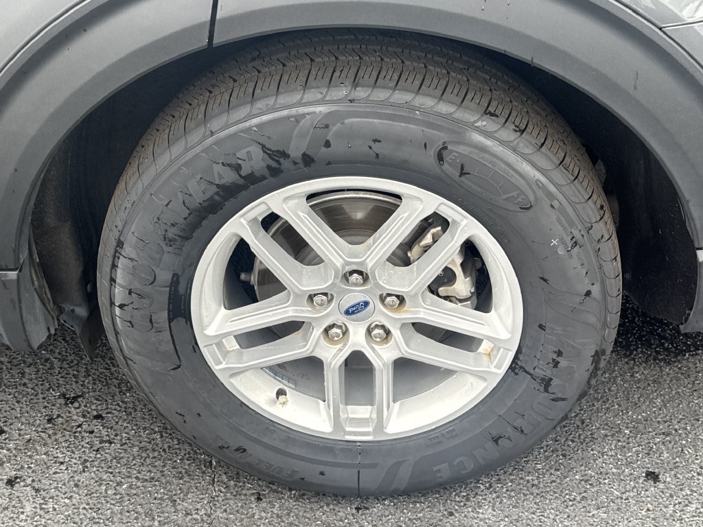 Used 2025 Ford Explorer Active RWD image 18