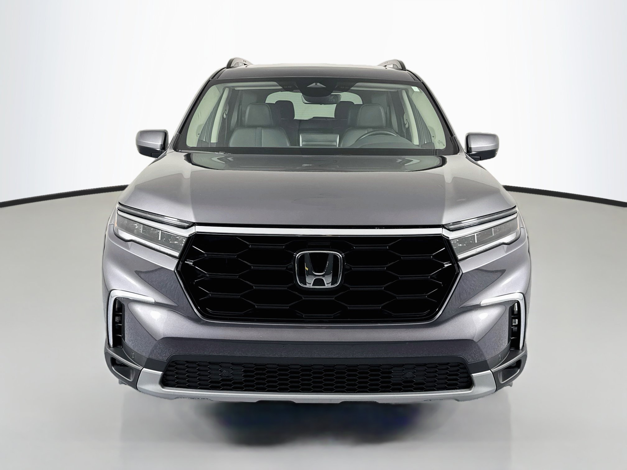 Certified 2025 Honda Pilot Touring image 2