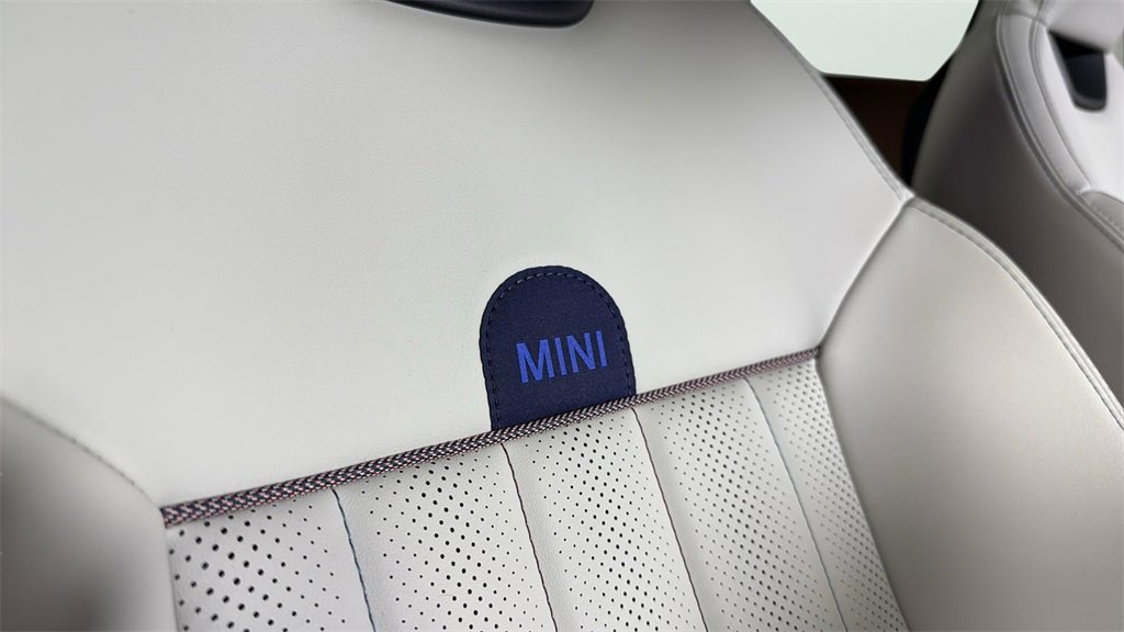 Used 2025 MINI Cooper Countryman S w/ Comfort Package Max image 32