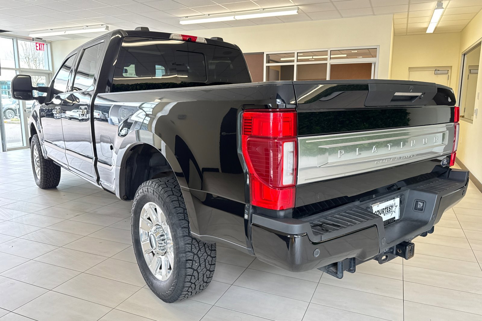 Certified 2021 Ford F250 Platinum w/ FX4 Off-Road Package image 6