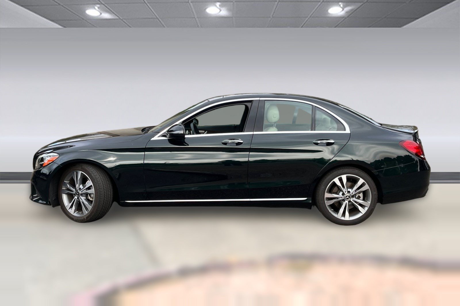 Used 2019 Mercedes-Benz C 300 Sedan image 2