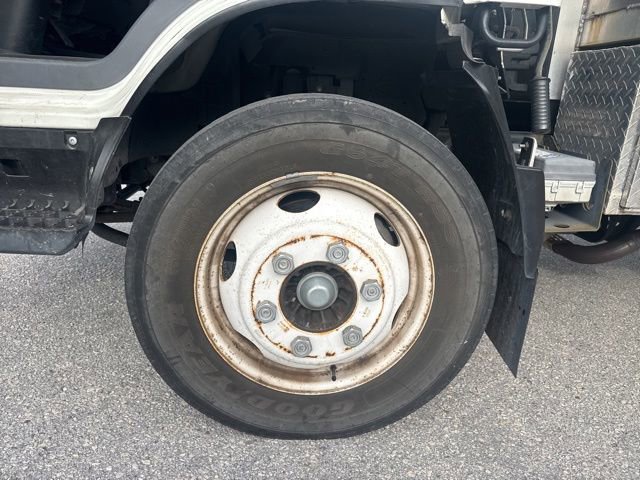Used 2019 Isuzu NPR RWD image 14