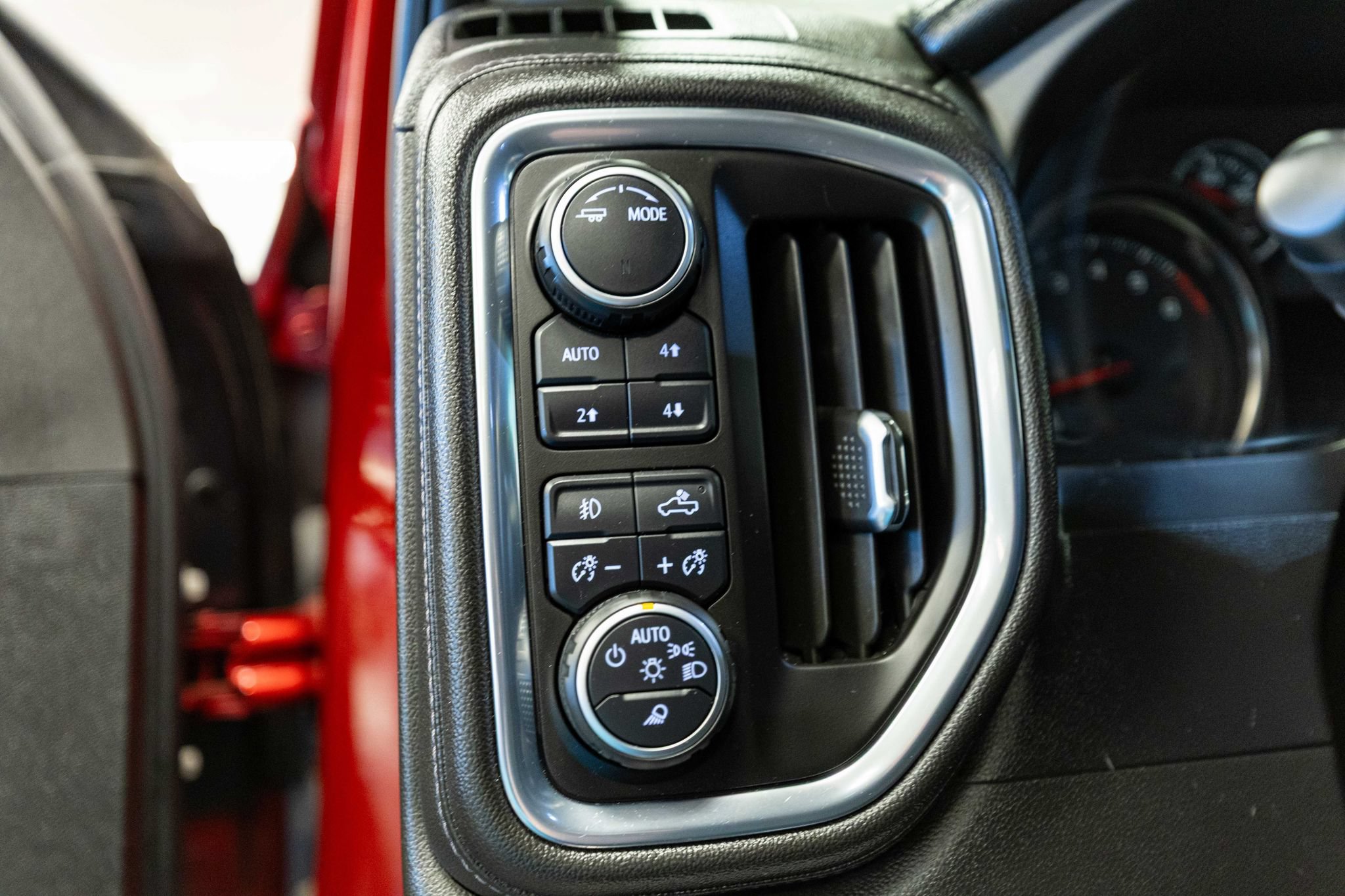 Used 2021 Chevrolet Silverado 2500 LTZ w/ LTZ Convenience Package AWD/4WD image 11