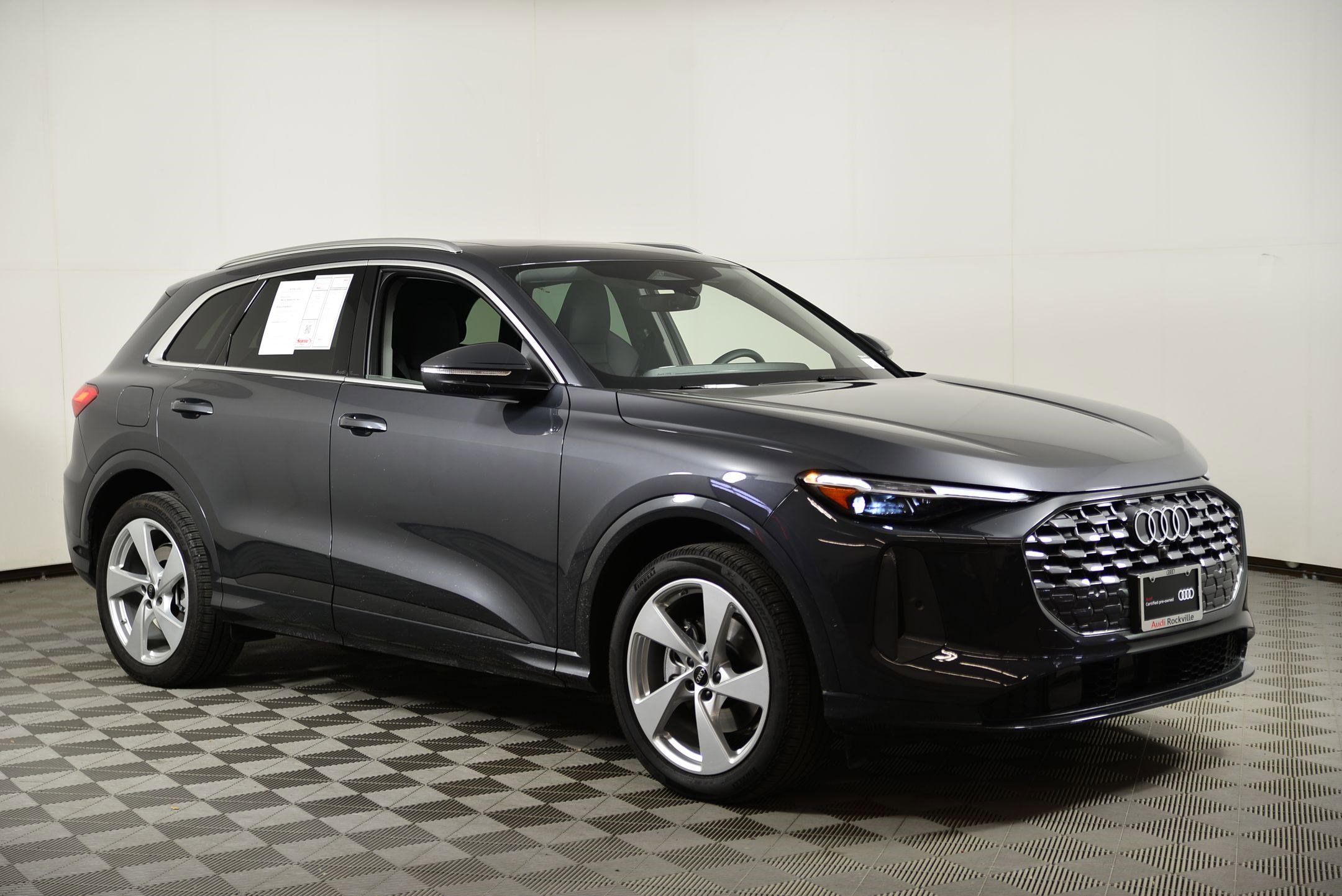 Certified 2025 Audi Q5 Prestige image 6