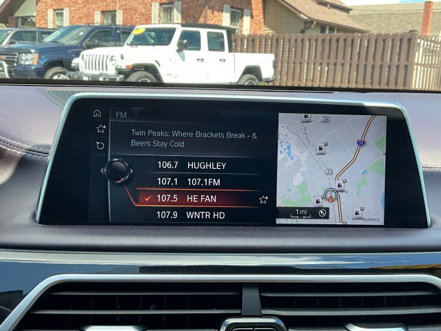 Used 2017 BMW 750i image 21