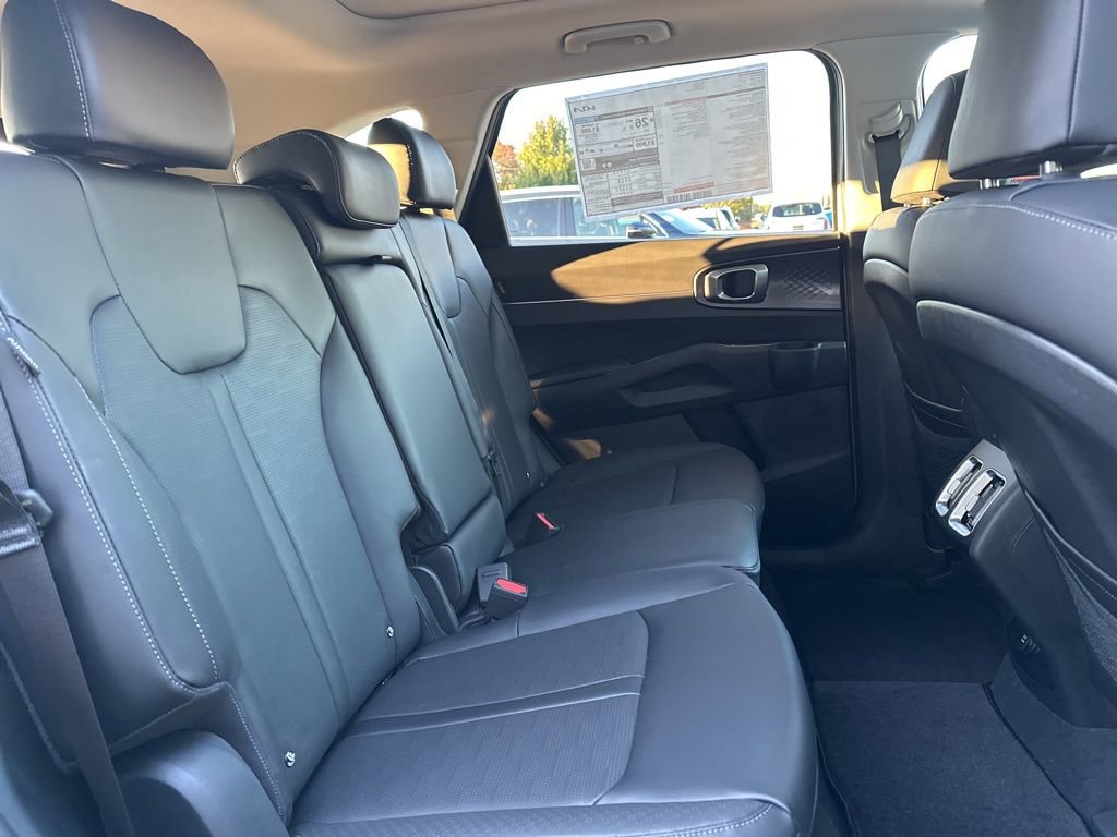 New 2026 Kia Sorento S w/ S Panoramic Sunroof Package image 16