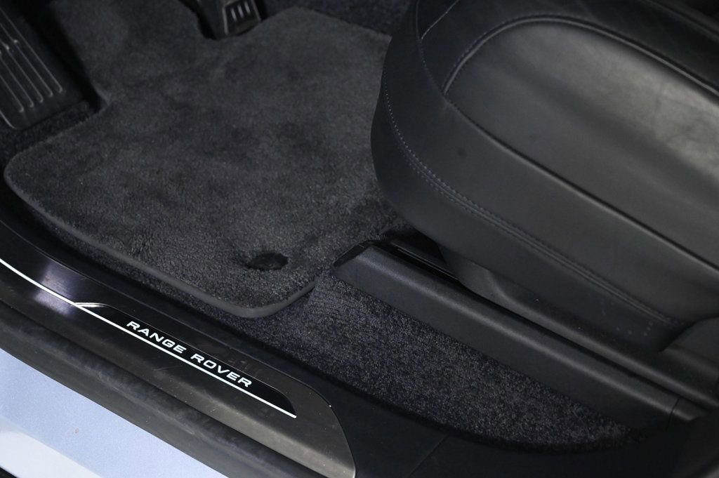 Used 2023 Land Rover Range Rover SE image 21