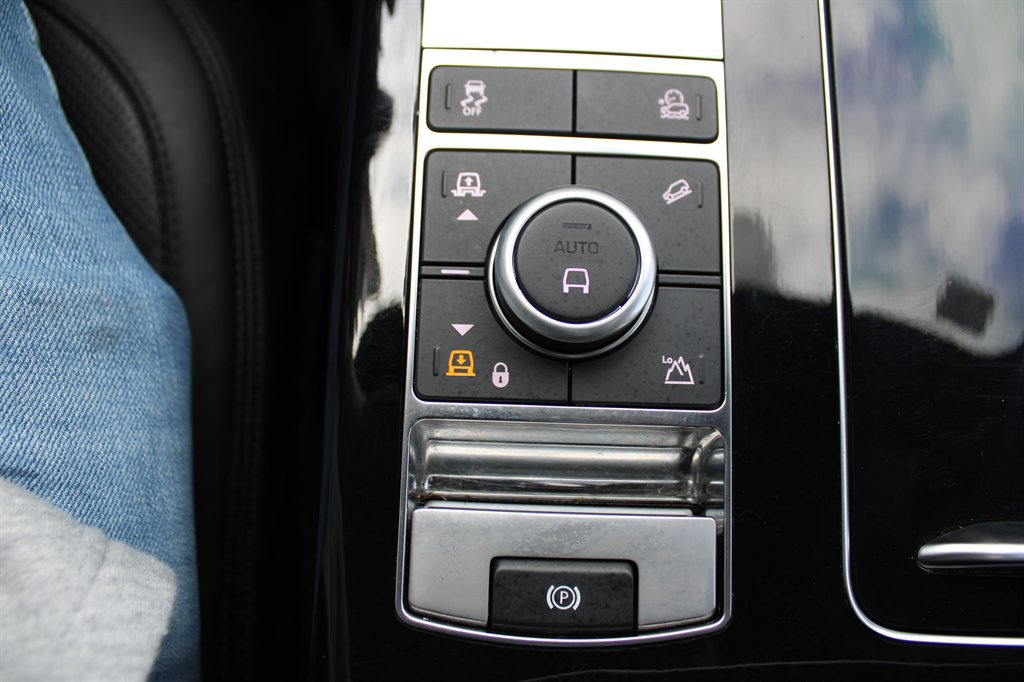 Used 2018 Land Rover Range Rover Supercharged image 24