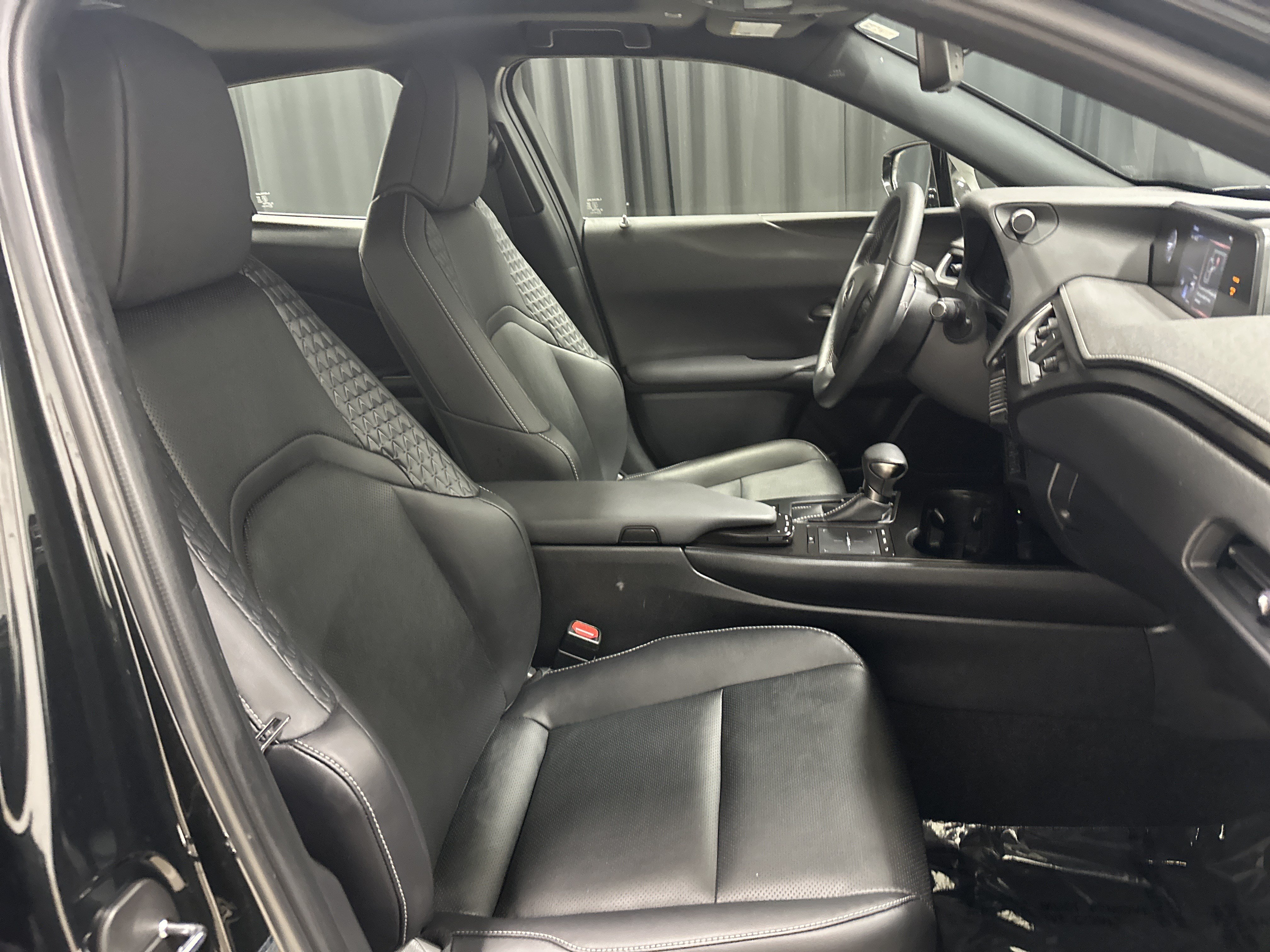 Used 2022 Lexus UX 250h w/ Premium Package AWD/4WD image 33