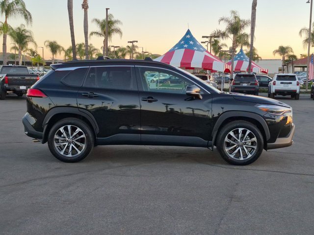 Used 2025 Toyota Corolla Cross XLE image 4