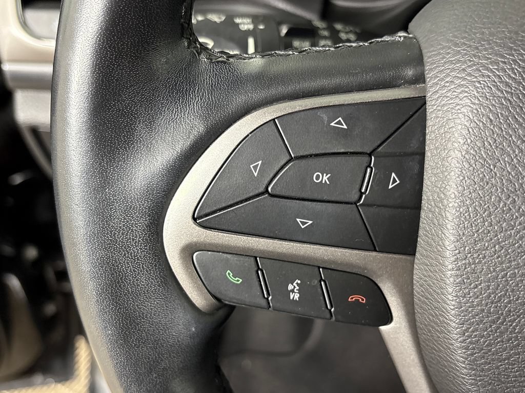 Used 2020 Jeep Grand Cherokee Altitude AWD/4WD image 14