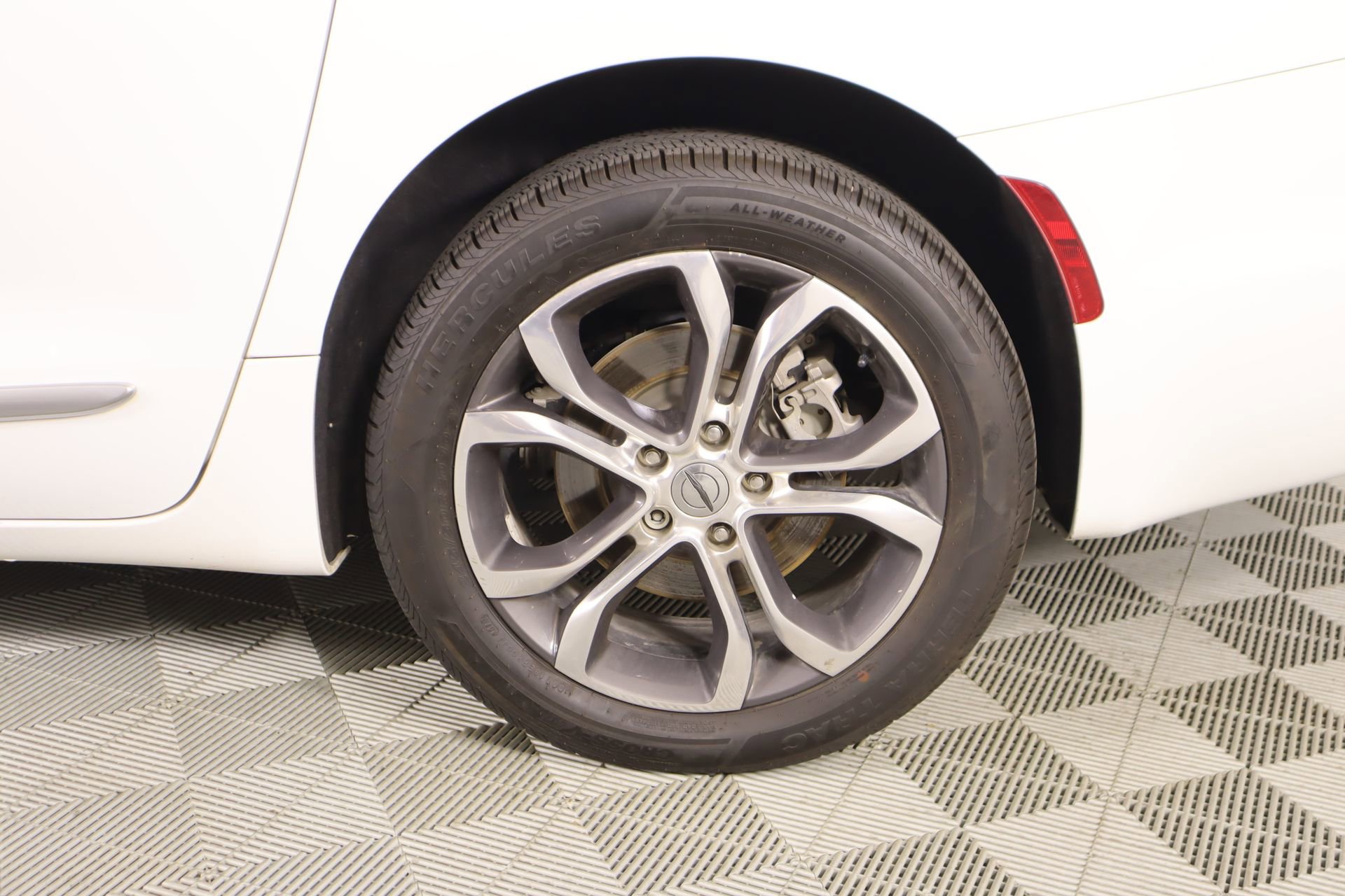 Used 2021 Chrysler Pacifica Pinnacle image 22