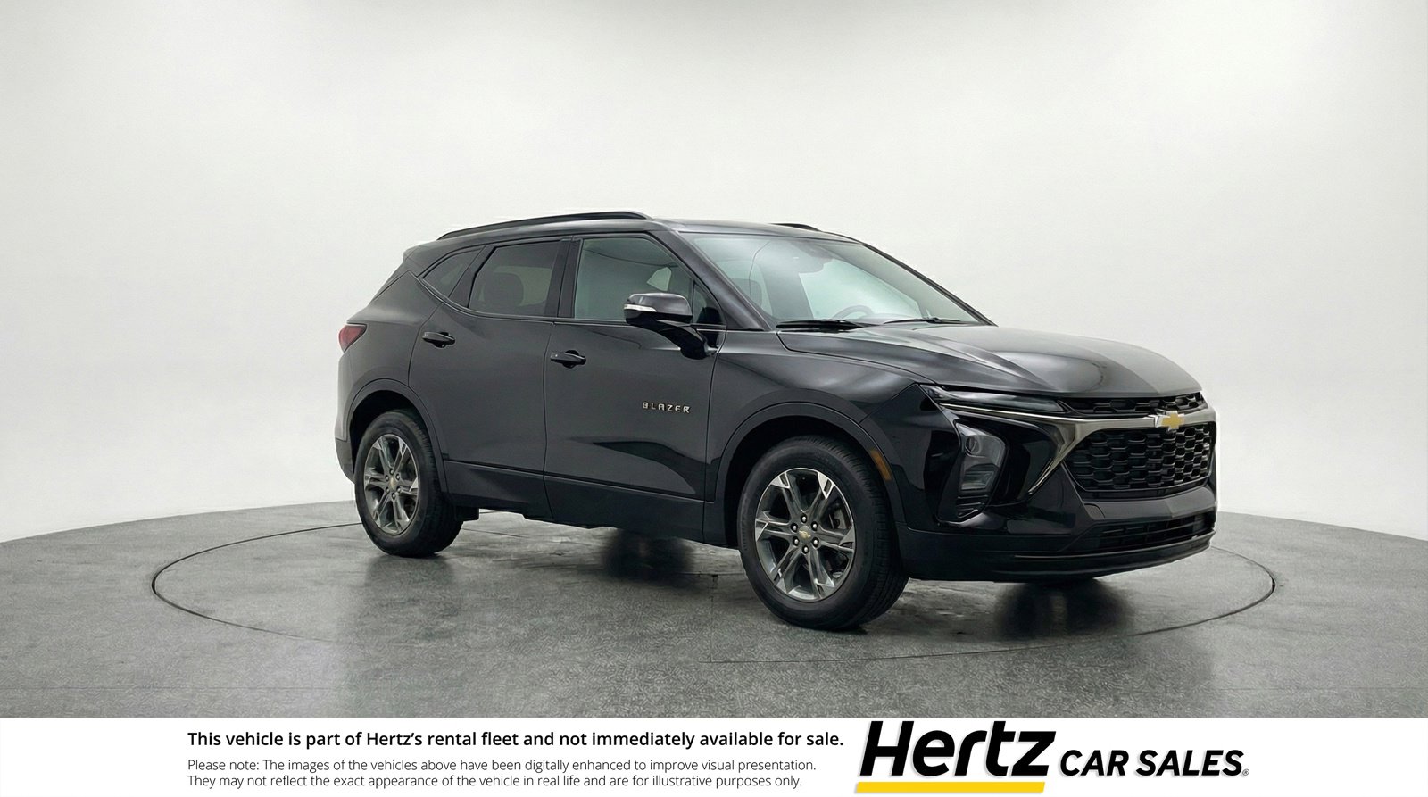 Used 2025 Chevrolet Blazer LT FWD image 1