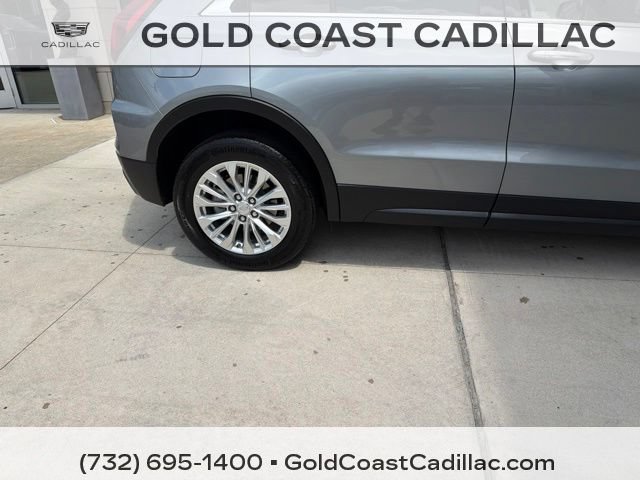 Certified 2024 Cadillac XT4 Luxury w/ Cold Weather Package FWD image 6
