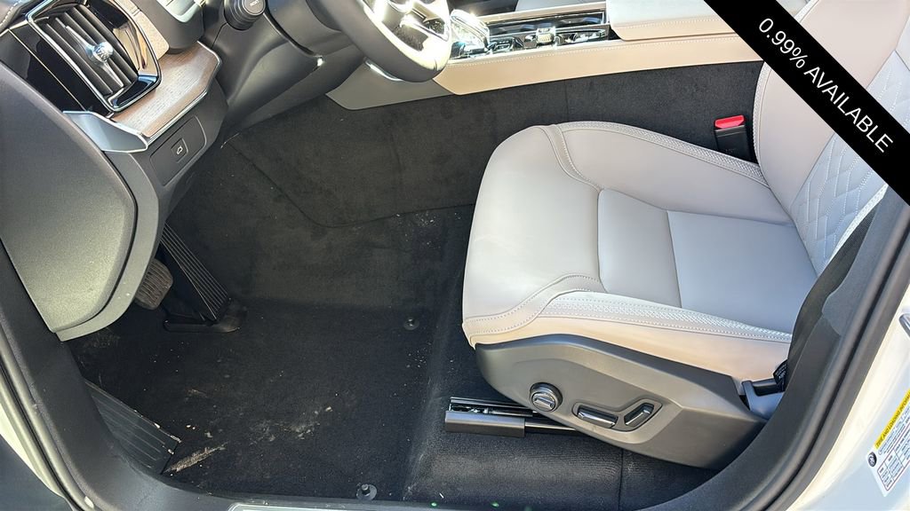 New 2026 Volvo XC90 B5 Core image 26