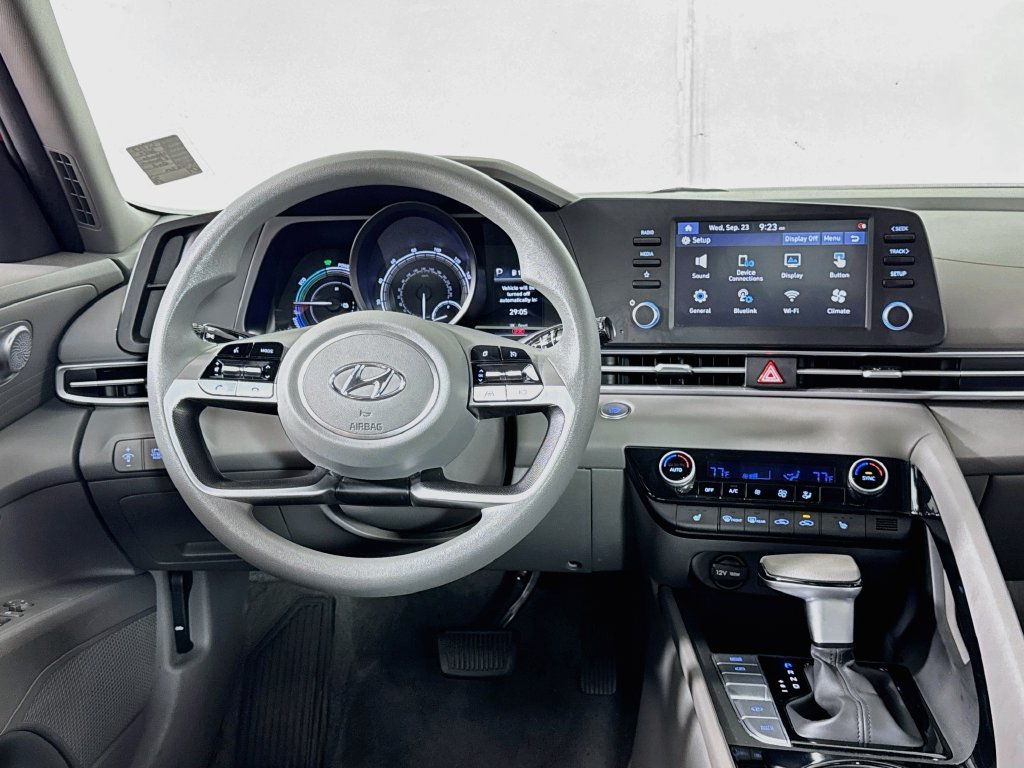Used 2022 Hyundai Elantra Blue FWD image 25
