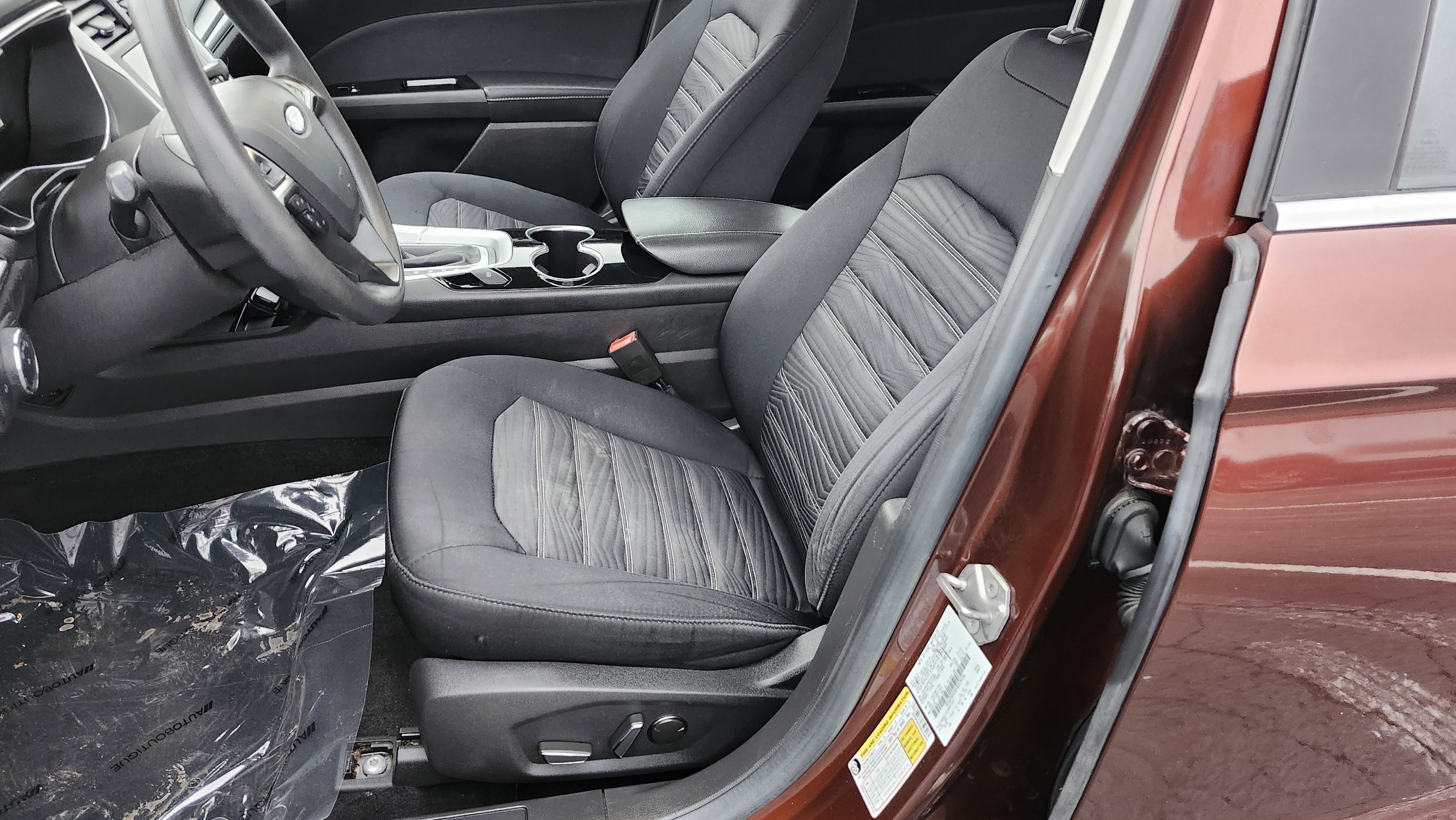 Used 2016 Ford Fusion SE image 22