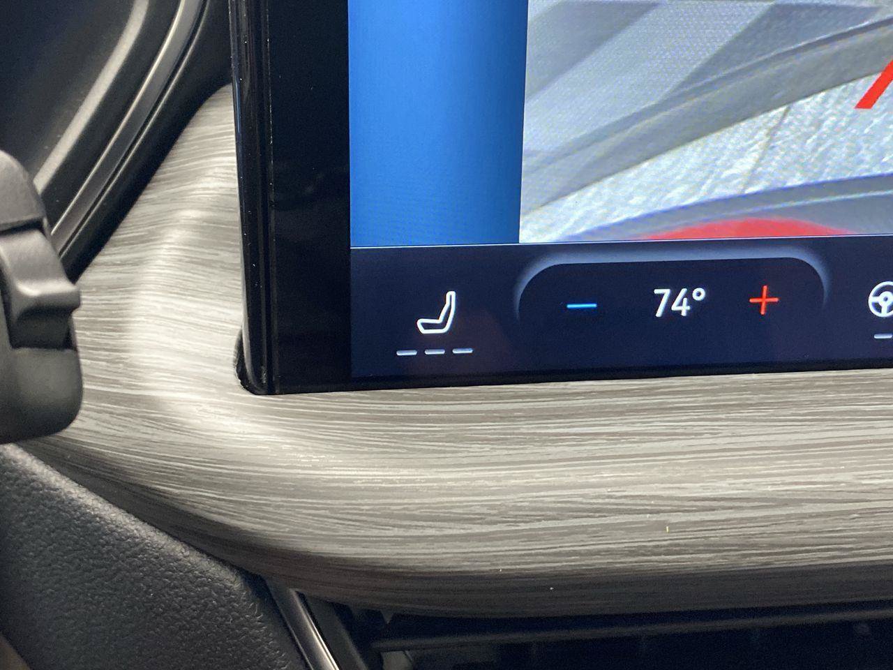 New 2024 Ford Escape SE w/ PHEV Premium Package FWD image 22