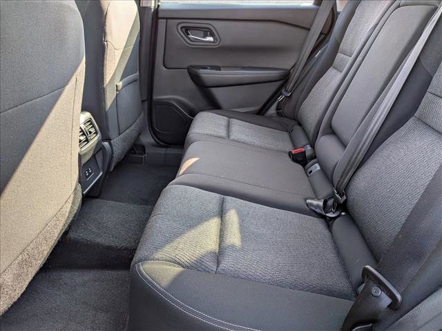 Used 2024 Nissan Rogue SV image 17