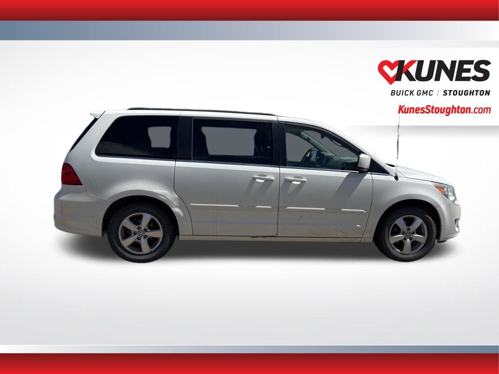 Used 2011 Volkswagen Routan SE FWD image 11