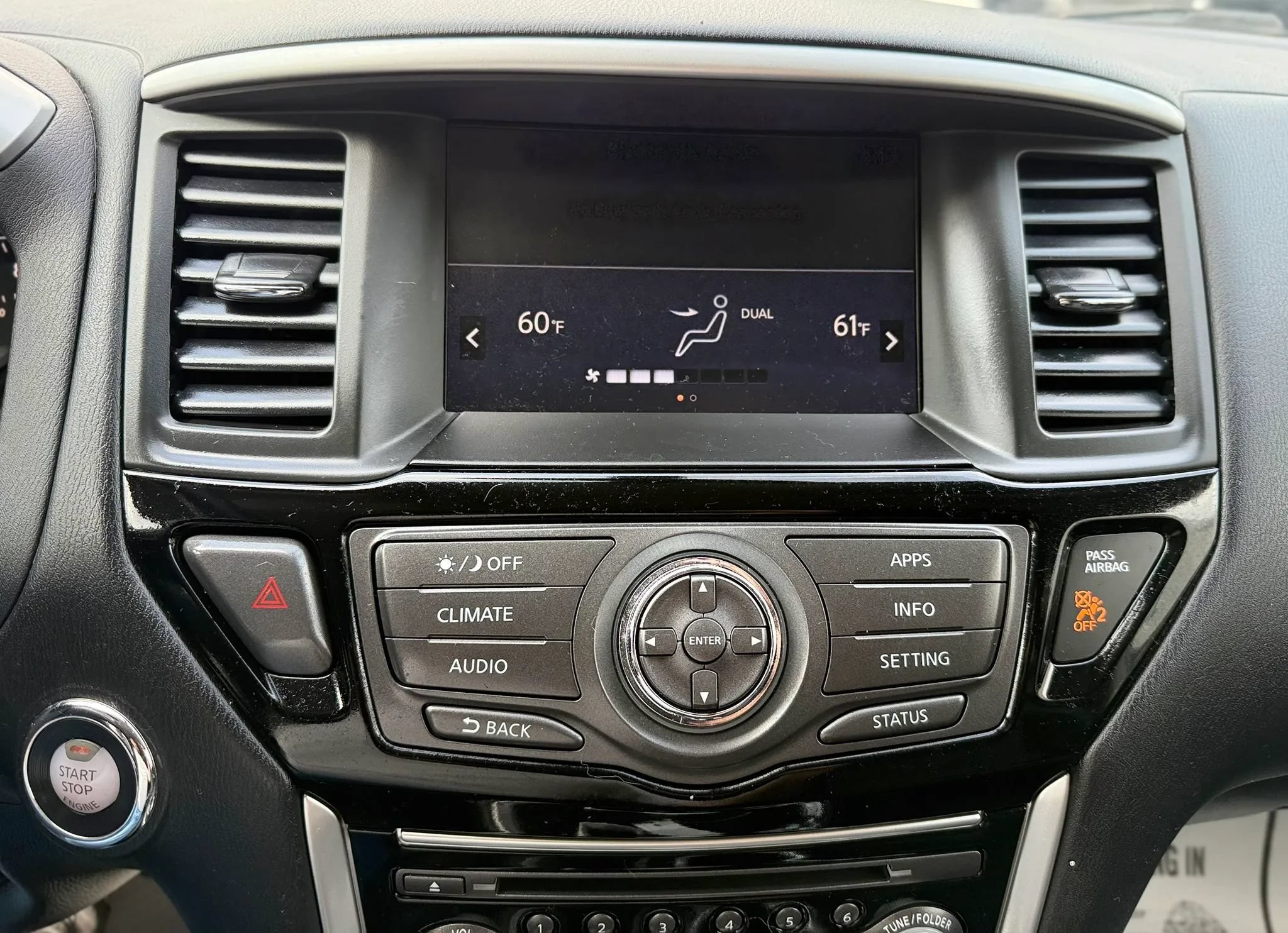 Used 2018 Nissan Pathfinder SV AWD/4WD image 16