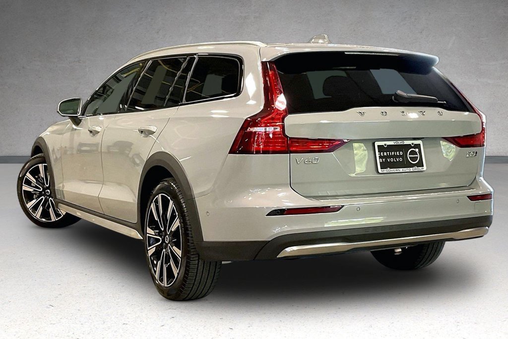 New 2026 Volvo V60 B5 Cross Country Ultra w/ Protection Package Premier AWD/4WD image 4