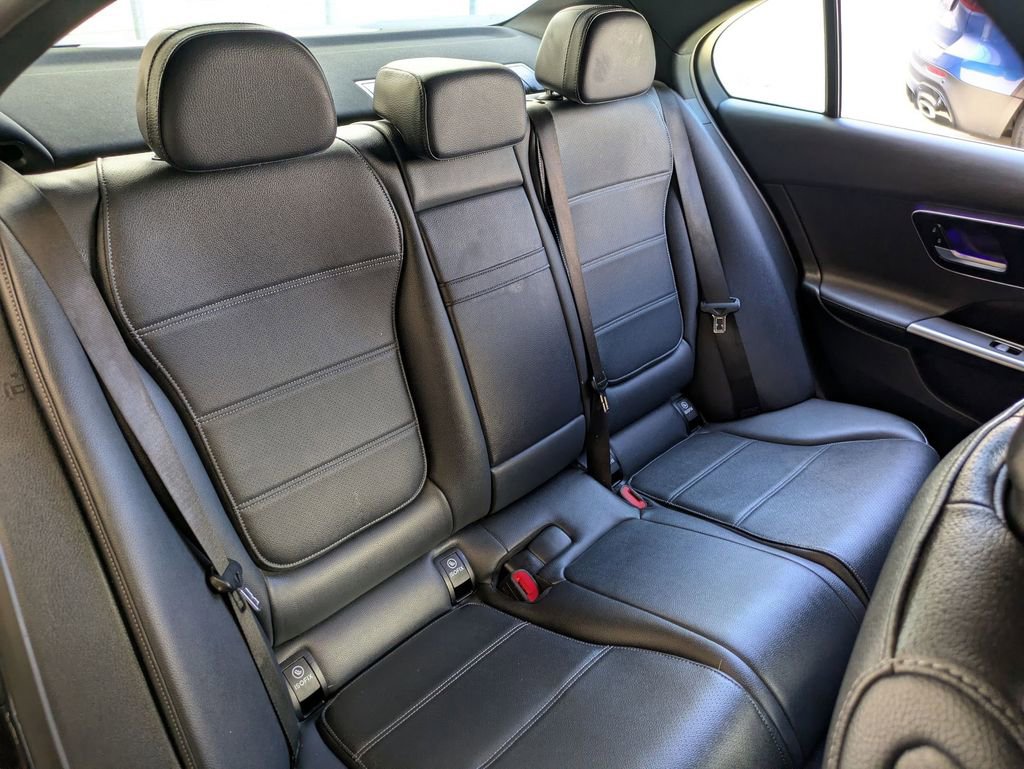 Used 2025 Mercedes-Benz C 300 Sedan image 27